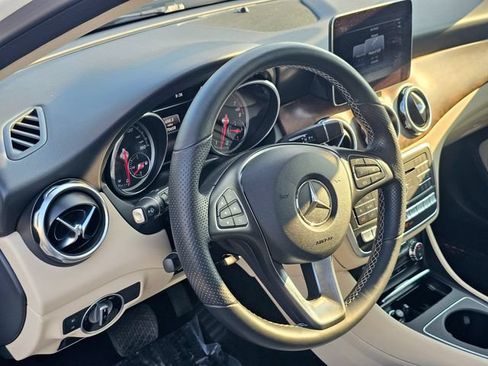 Used 2019 Mercedes-Benz GLA 250 4MATIC image 16