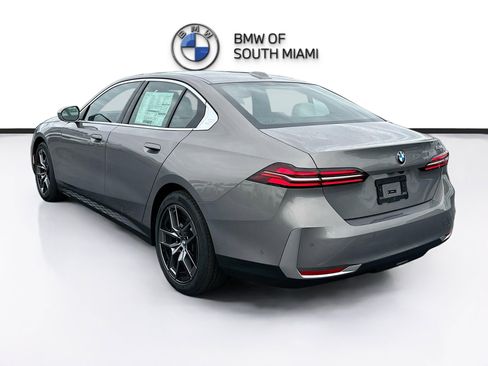 New 2026 BMW 530i w/ Convenience Package RWD image 4