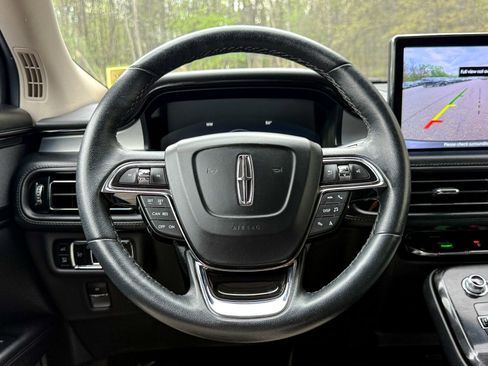 Used 2023 Lincoln Nautilus AWD w/ Premium Package image 34