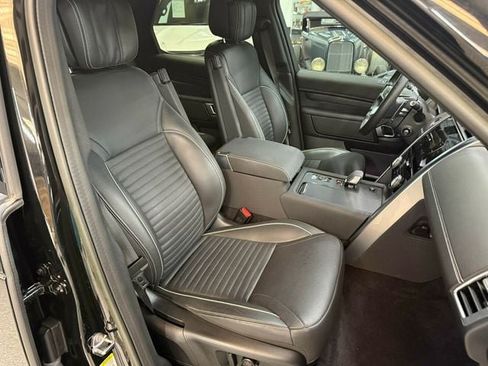 Used 2023 Land Rover Discovery Metropolitan Edition AWD/4WD image 30