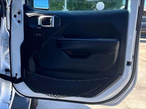 Used 2018 Jeep Wrangler Sport AWD/4WD image 27