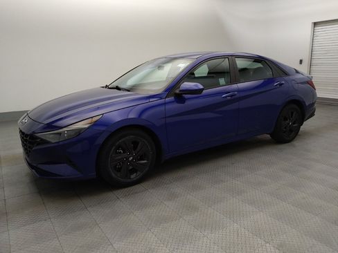 Used 2021 Hyundai Elantra SEL FWD image 2