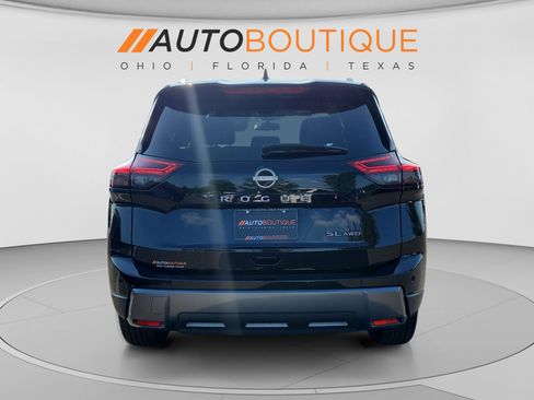 Used 2024 Nissan Rogue SL AWD/4WD image 4