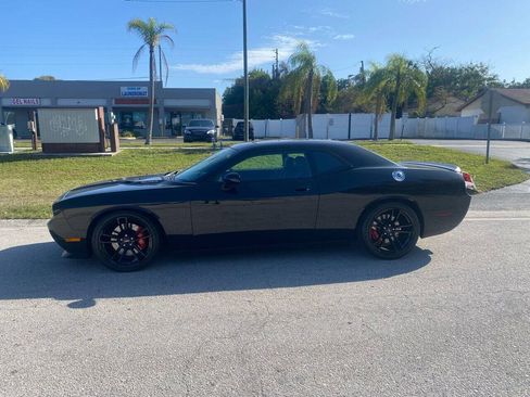 Used 2009 Dodge Challenger SRT8 w/ SRT Option Group II RWD image 2