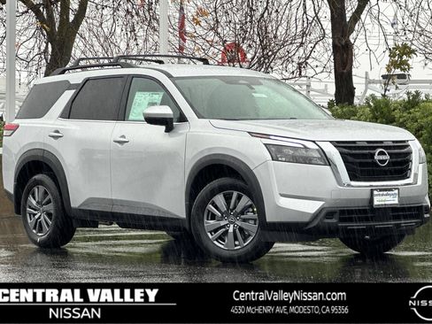 New 2025 Nissan Pathfinder SV image 1