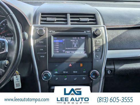 Used 2015 Toyota Camry SE FWD image 16