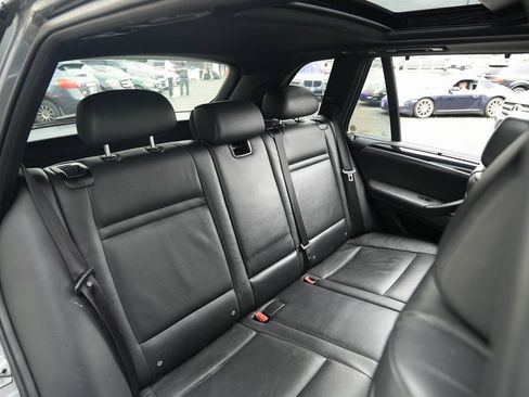 Used 2011 BMW X5 M image 26