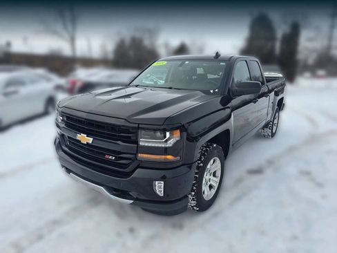 Used 2018 Chevrolet Silverado 1500 LT w/ All Star Edition image 3