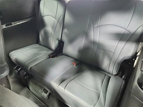 Used 2024 Buick Enclave Premium image 38