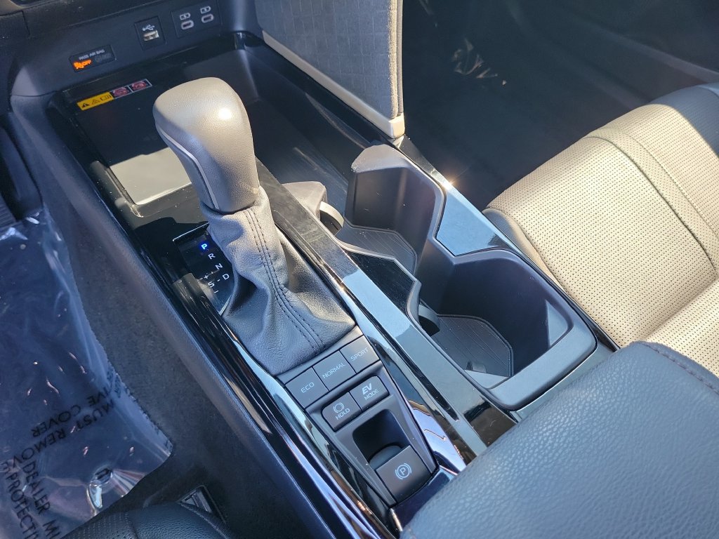 Used 2025 Toyota Camry XLE FWD image 25