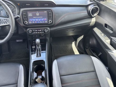 Used 2023 Nissan Kicks SR w/ SR Premium Package FWD image 16