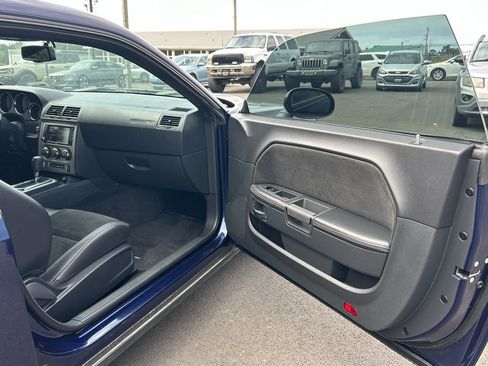 Used 2014 Dodge Challenger SRT8 RWD image 28
