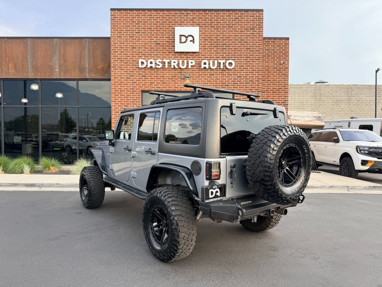 Used 2013 Jeep Wrangler Unlimited Rubicon w/ Connectivity Group AWD/4WD image 6