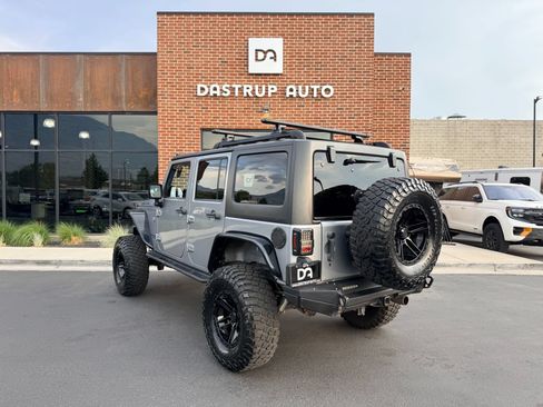 Used 2013 Jeep Wrangler Unlimited Rubicon w/ Connectivity Group AWD/4WD image 6