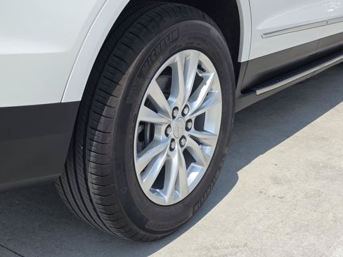 Certified 2025 Cadillac XT5 Luxury w/ LPO, Floor Liner Package FWD image 12