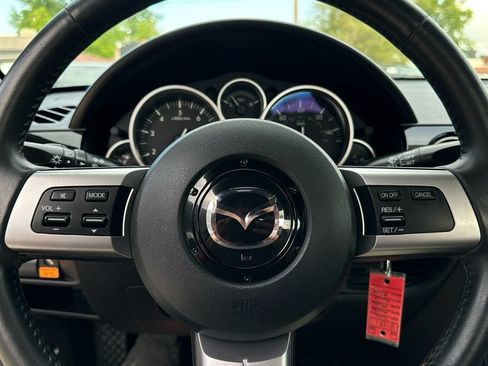 Used 2006 MAZDA MX-5 Miata Touring RWD image 14