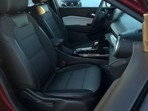 Used 2024 Chevrolet Trax LT image 9