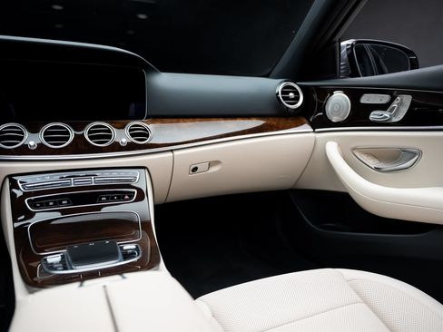 Used 2023 Mercedes-Benz E 350 Sedan image 42