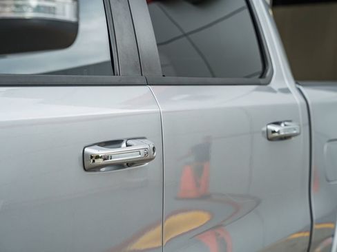 Used 2022 RAM 1500 Laramie AWD/4WD image 18