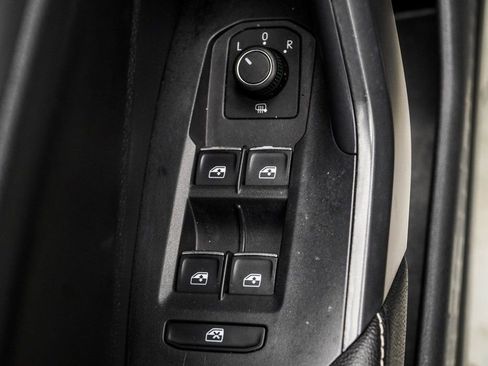 Used 2024 Volkswagen Jetta SE image 32