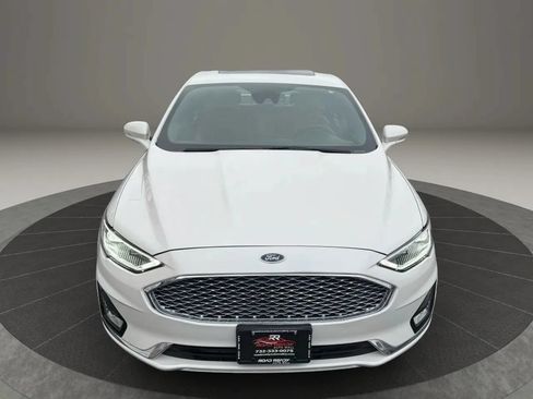 Used 2019 Ford Fusion Energi Titanium FWD image 4