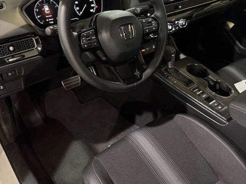 Used 2025 Honda Civic Sport image 4