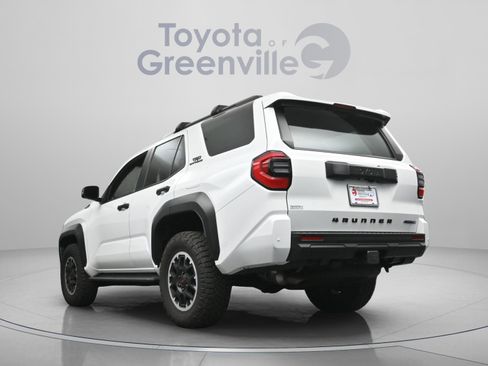 Used 2025 Toyota 4Runner 4WD image 10