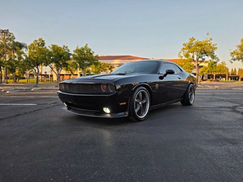 Used 2014 Dodge Challenger R/T w/ Blacktop Package RWD image 8