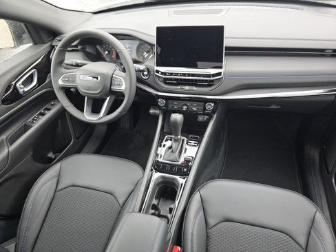 New 2026 Jeep Compass Latitude image 21