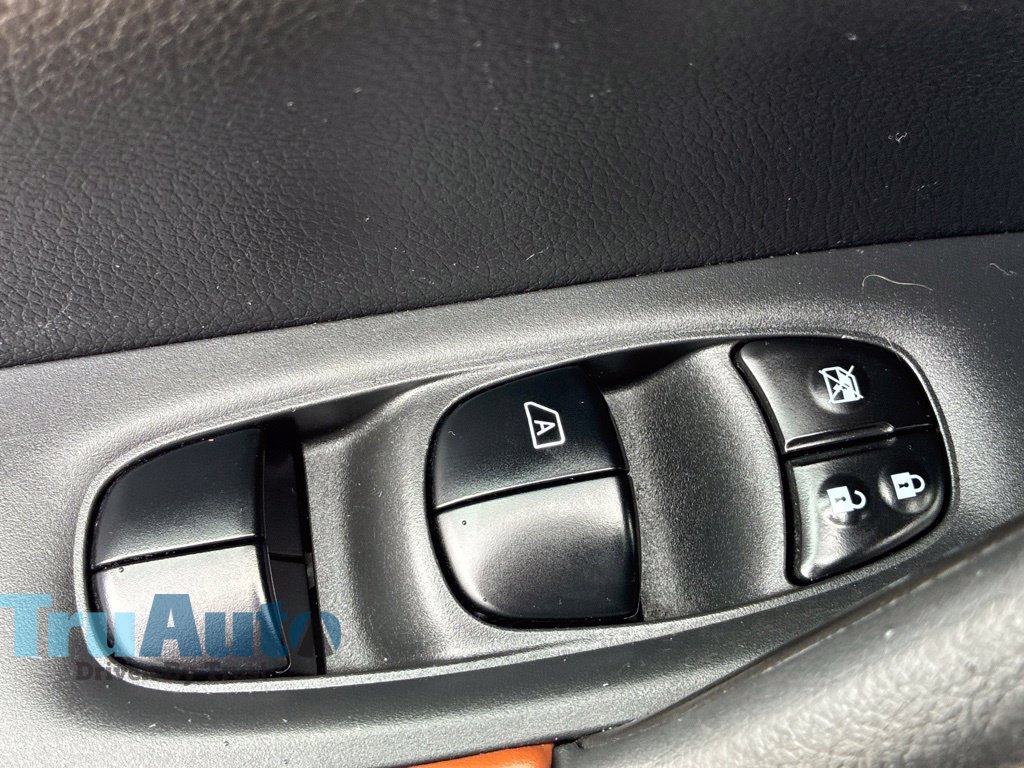 Used 2018 Nissan Rogue SL w/ Premium Package AWD/4WD image 21