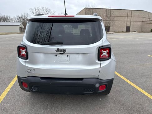 Used 2015 Jeep Renegade Latitude image 6