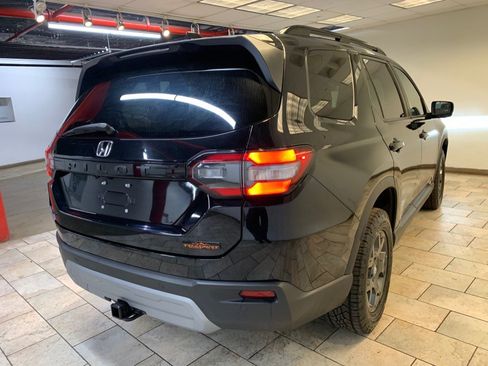 Used 2023 Honda Pilot TrailSport image 7