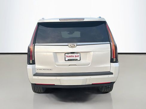 Used 2019 Cadillac Escalade Platinum image 4
