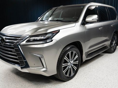 Used 2019 Lexus LX 570 4WD w/ Luxury Package image 1