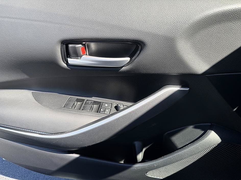 Certified 2022 Toyota Corolla SE FWD image 9