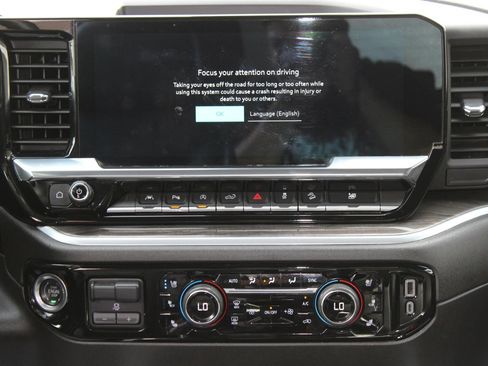Used 2023 Chevrolet Silverado 1500 LTZ AWD/4WD image 29