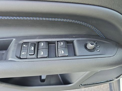 New 2026 Jeep Compass Latitude image 11