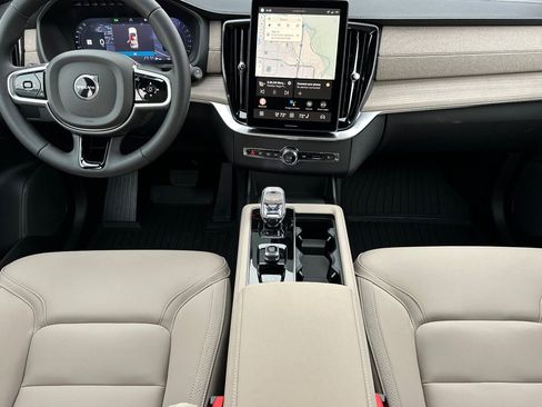 New 2026 Volvo XC90 B6 Plus w/ Protection Package Premier AWD/4WD image 12