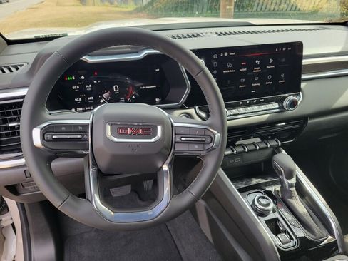 New 2026 GMC Canyon Elevation w/ Convenience Package image 14