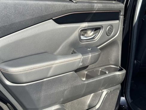 Certified 2025 Honda Pilot TrailSport image 12