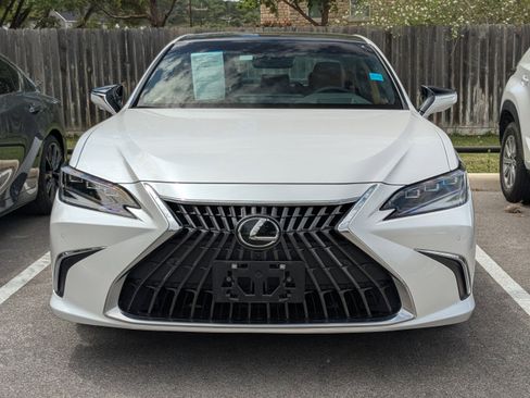 Certified 2024 Lexus ES 350 Ultra Luxury image 2