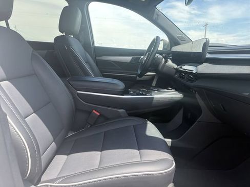 Used 2025 Buick Enclave Preferred AWD/4WD image 14