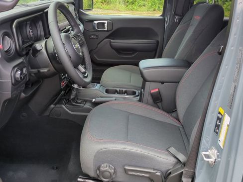 Used 2026 Jeep Wrangler Unlimited Rubicon AWD/4WD image 10