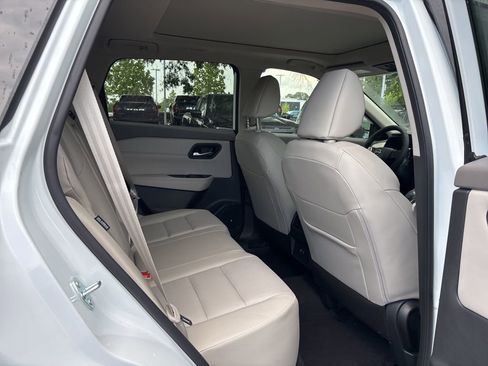 New 2026 Nissan Rogue SV FWD image 17