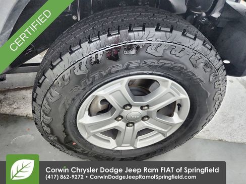 Used 2021 Jeep Wrangler Unlimited Sport AWD/4WD image 31
