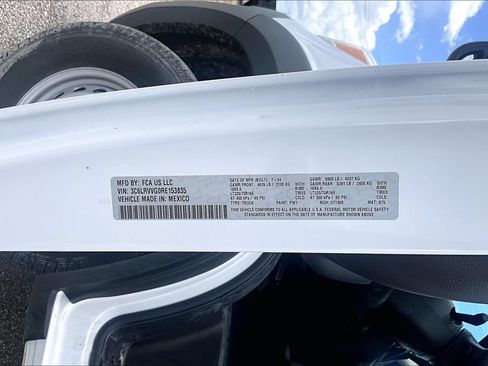 New 2024 RAM ProMaster 2500 w/ Convenience Group FWD image 11