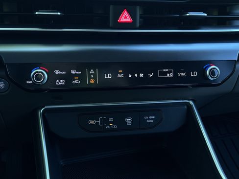 New 2026 Kia Carnival FWD image 49