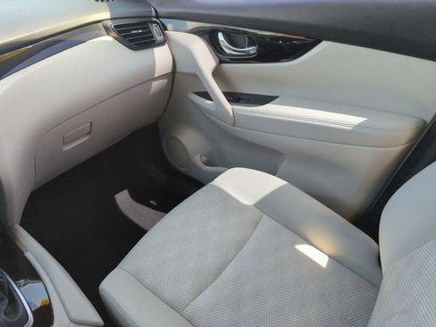 Certified 2020 Nissan Rogue Sport SV FWD image 26