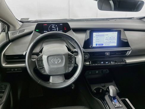 Used 2025 Toyota Prius LE FWD image 18