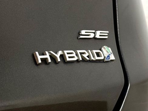 Used 2016 Ford Fusion SE FWD image 8